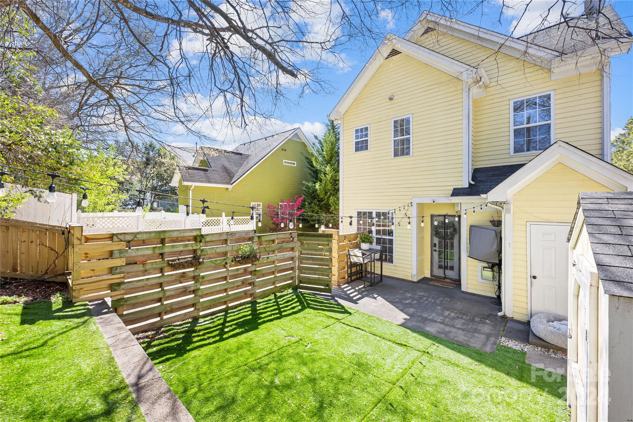 1214 Rising Oak Drive Charlotte, NC 28206 - Photo 29 of 38 a view of outdoor space and yard