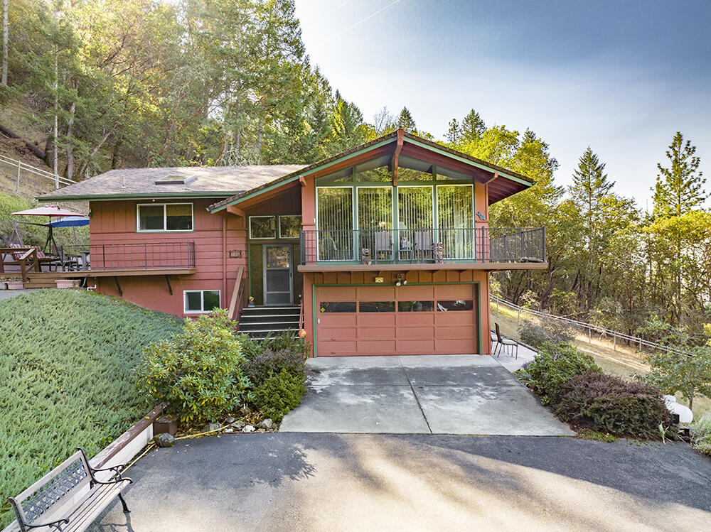 775 Trollview Road Grants Pass, OR 97527 - Photo 2 of 47 2