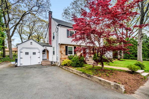 27 Hodge Road Arlington, MA 02474 - Photo 2 of 30