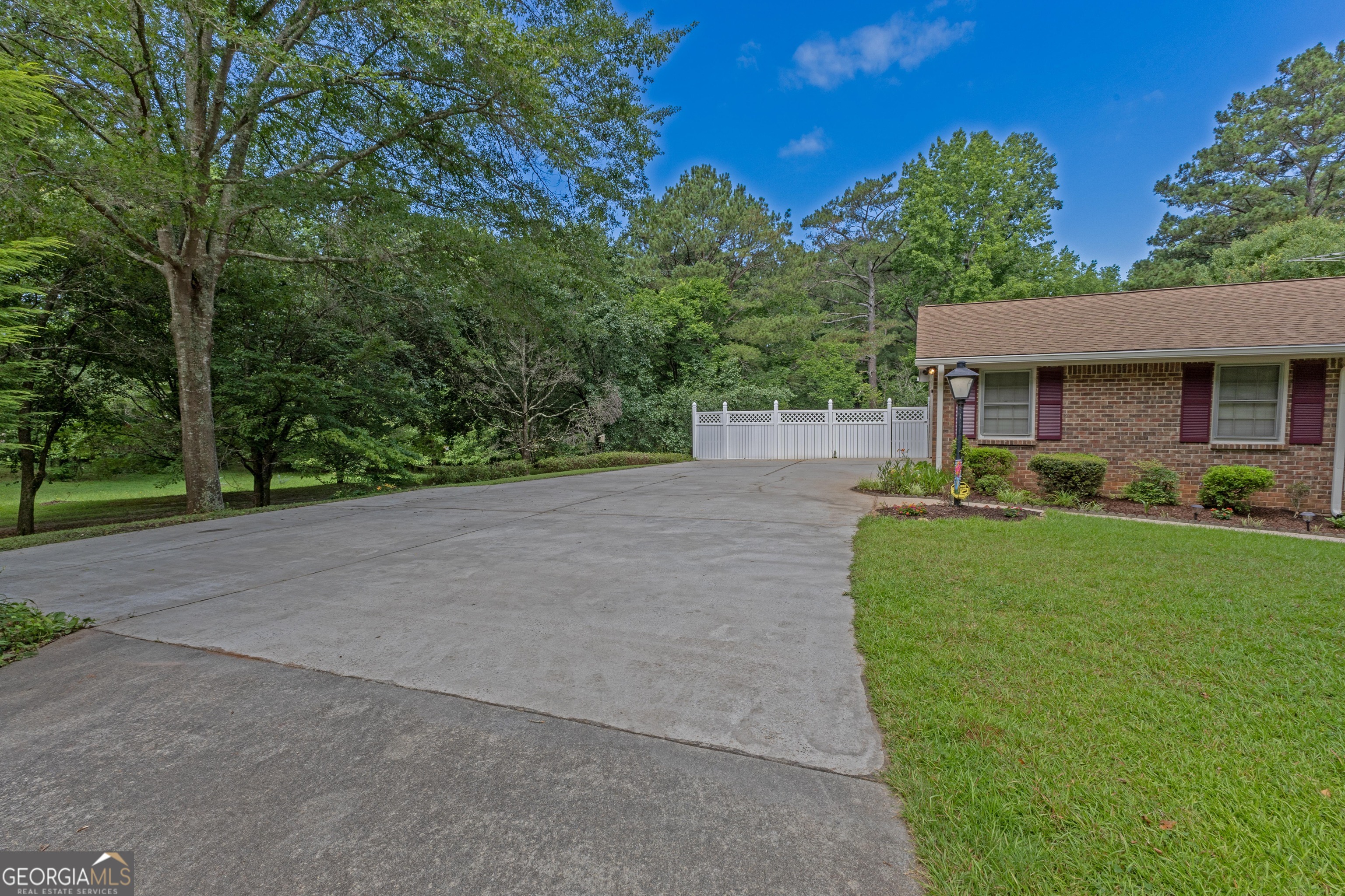 183 Inman Road Fayetteville, GA 30215 - Photo 7 of 64