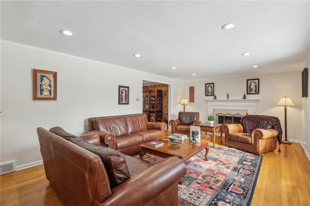 38 Easton Road Pittsburgh, PA 15238 - Photo 8 of 47 Gallery Image 8