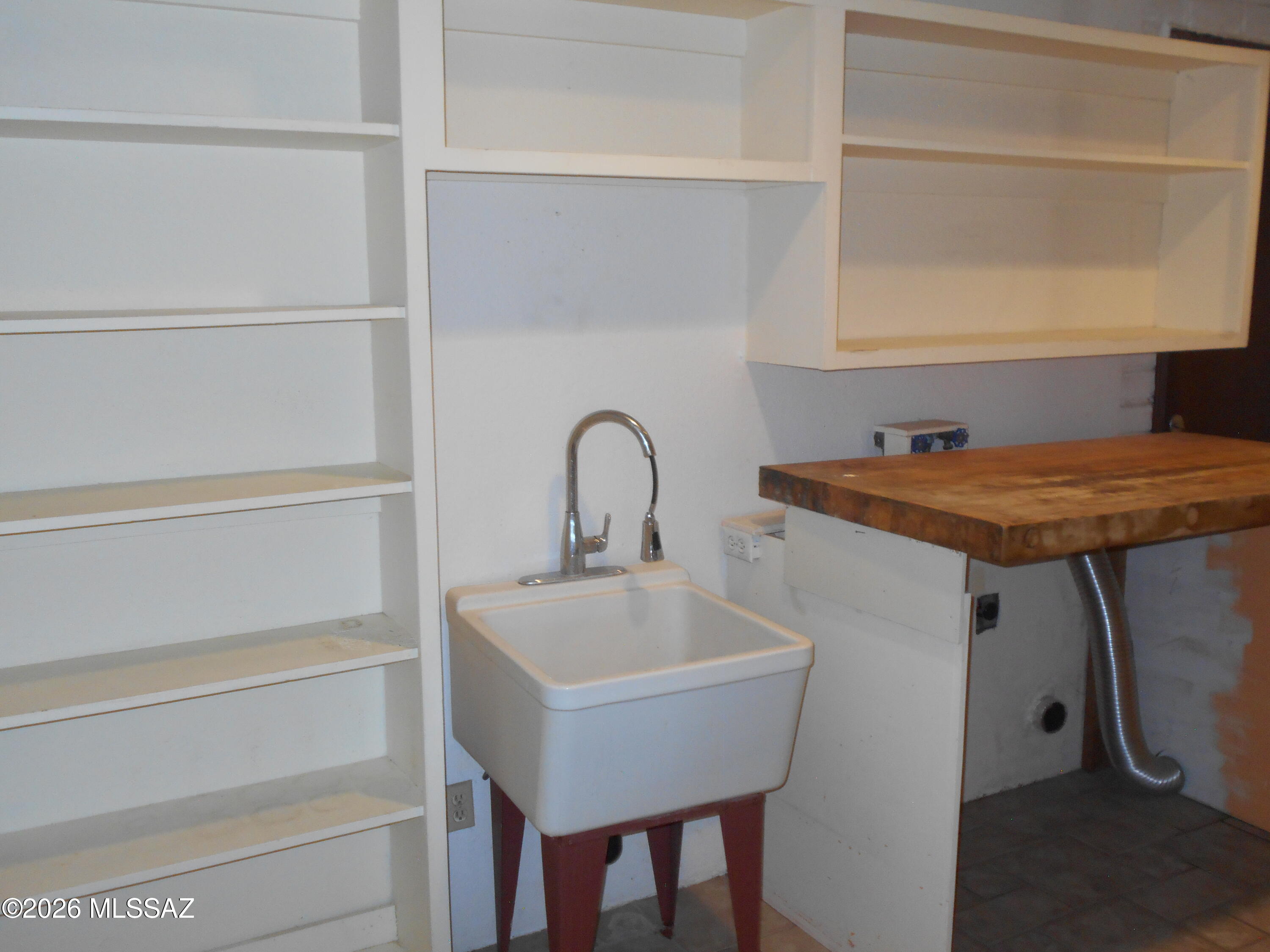 2223 North Ocotillo Road Benson, AZ 85602 - Photo 18 of 50 Laundry Room