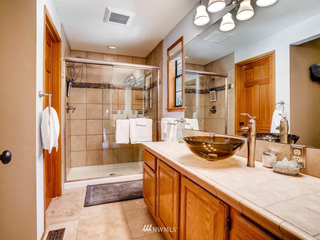 6905 Meadowdale Beach Road Edmonds, WA 98026 - Photo 13 of 23 Gallery Image 13
