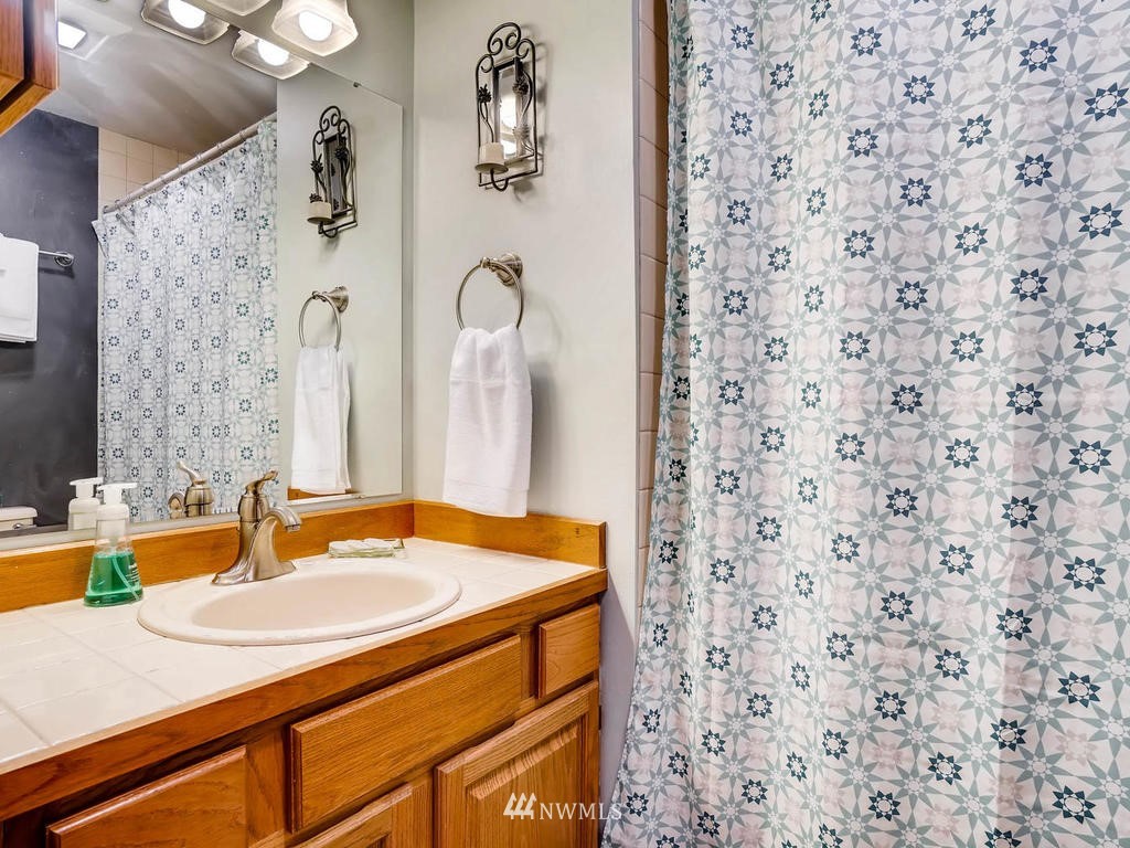 6905 Meadowdale Beach Road Edmonds, WA 98026 - Photo 15 of 23 Gallery Image 15
