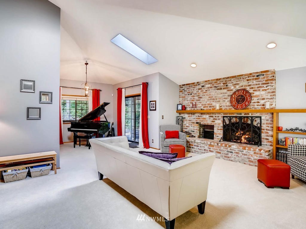 6905 Meadowdale Beach Road Edmonds, WA 98026 - Photo 4 of 23 Gallery Image 4
