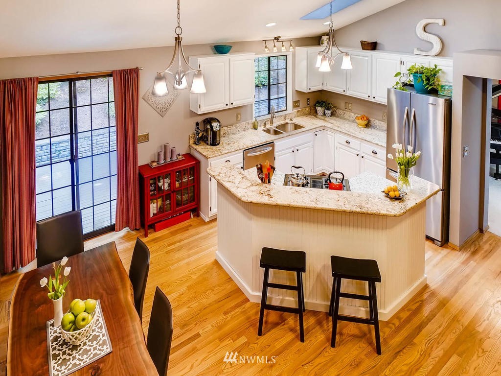 6905 Meadowdale Beach Road Edmonds, WA 98026 - Photo 6 of 23 Gallery Image 6
