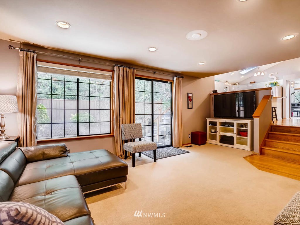 6905 Meadowdale Beach Road Edmonds, WA 98026 - Photo 10 of 23 Gallery Image 10