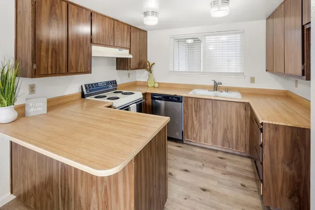 $425,000 | 6005 Woodside Drive, Rocklin, CA 95677