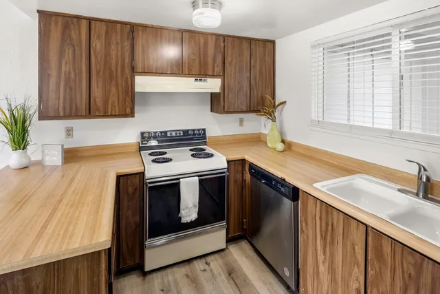 $425,000 | 6005 Woodside Drive, Rocklin, CA 95677