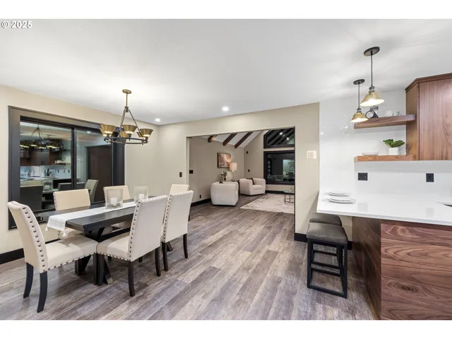 $1,390,000 | 6057 Peaceful Lane Northeast, Silverton, OR 97381