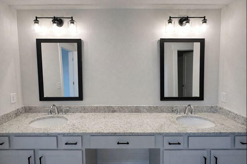 1518 Firelight Way, Unit 122 Ooltewah, TN 37363 - Photo 14 of 28 Primary Bath 2