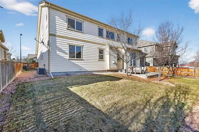 a view of outdoor space yard and front view of a house