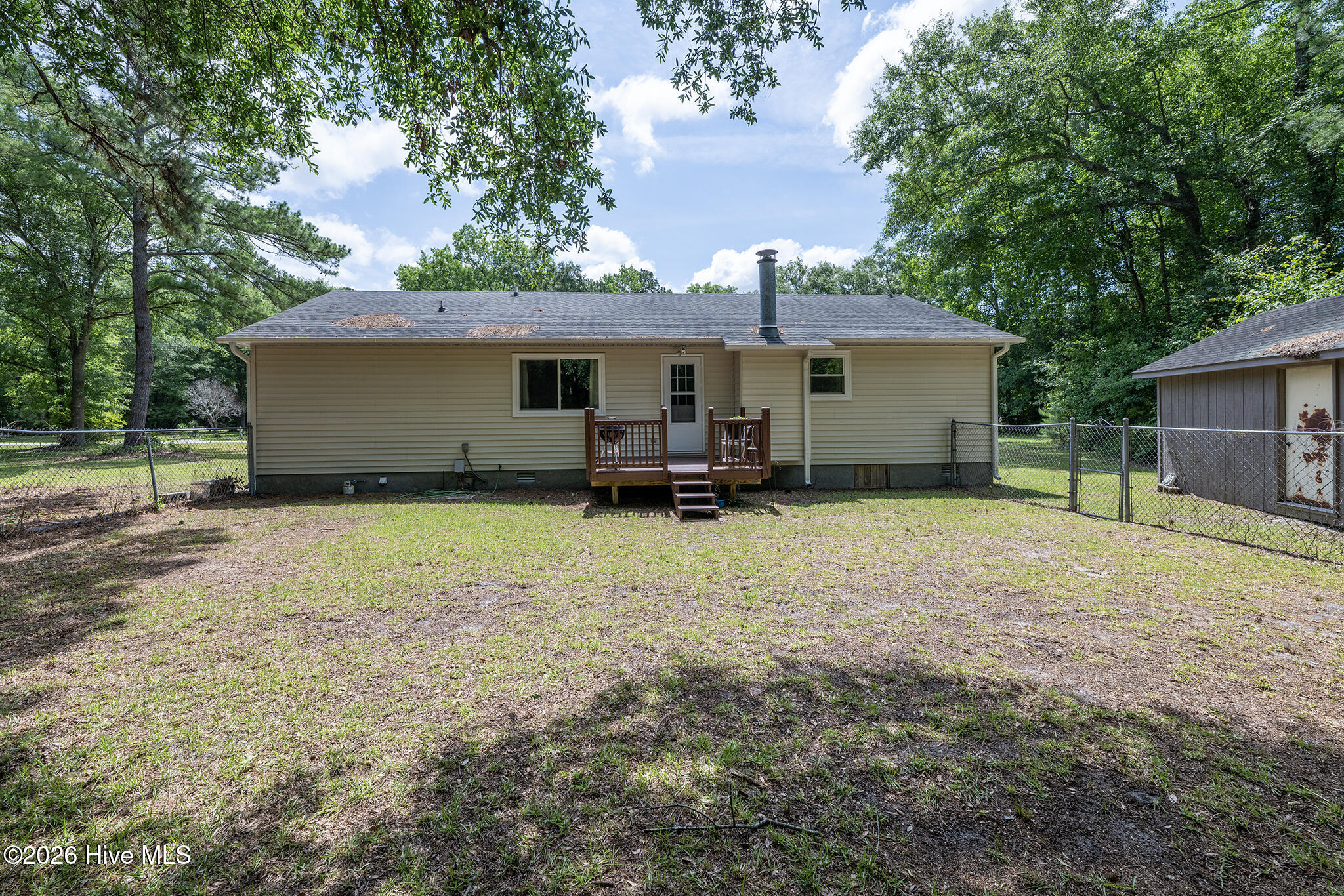 2013 Ridge Road New Bern, NC 28560 - Photo 32 of 42 Back of Home
