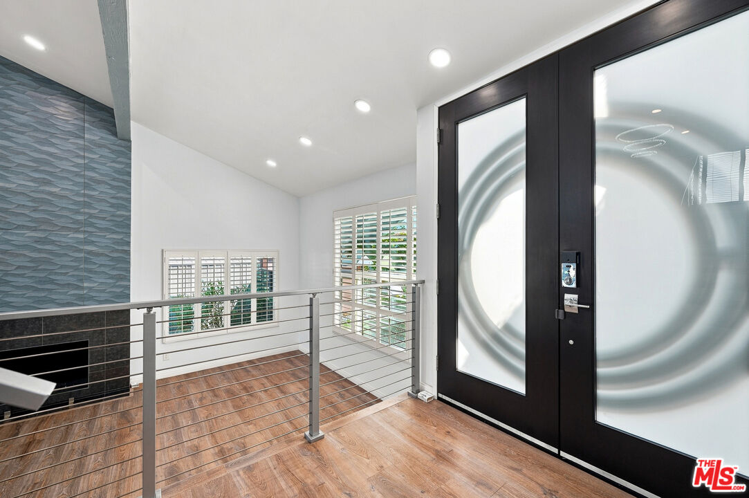 4355 Chaumont Road Los Angeles, CA 91364 - Photo 4 of 51 Gallery Image 4