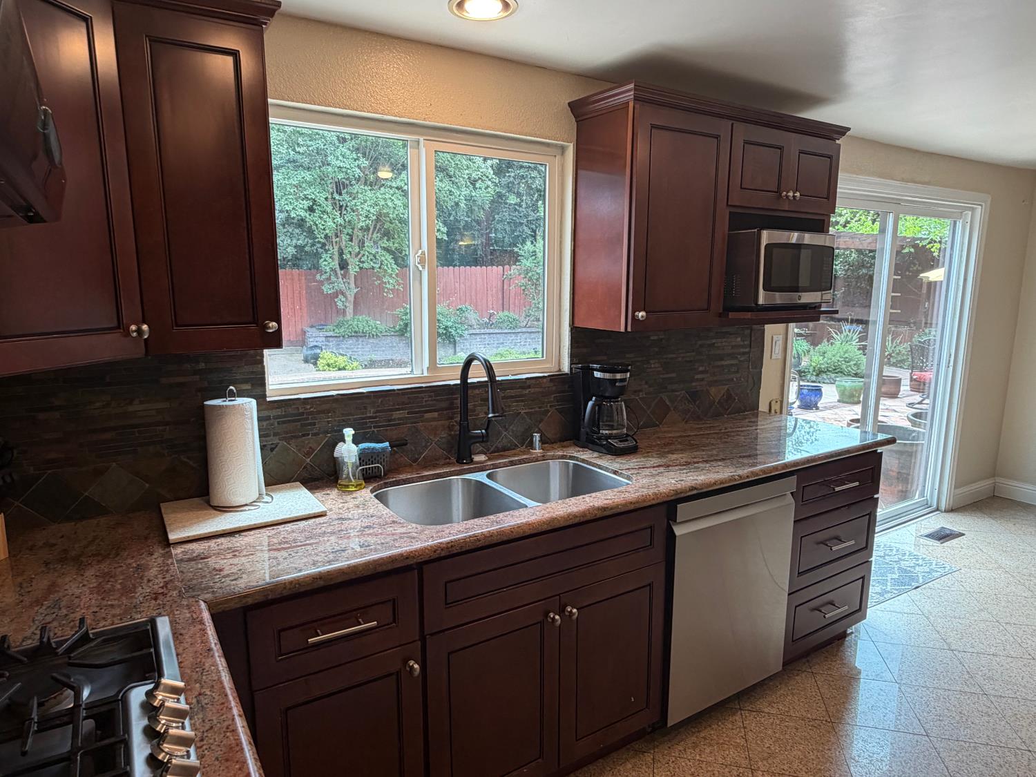 4206 Zephyr Way Sacramento, CA 95821 - Photo 11 of 42