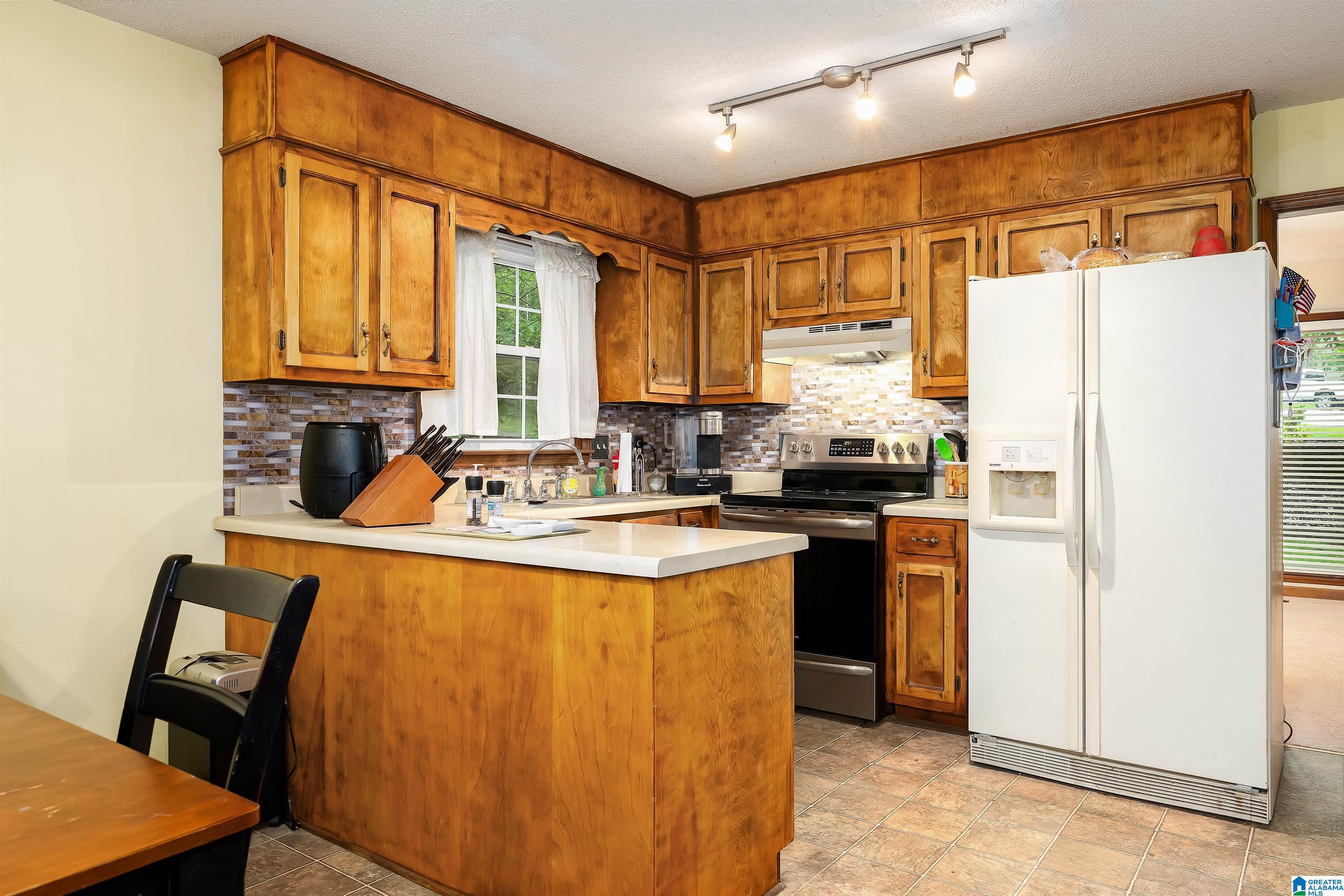 1454 Falling Rock Circle Alabaster, AL 35007 - Photo 3 of 40