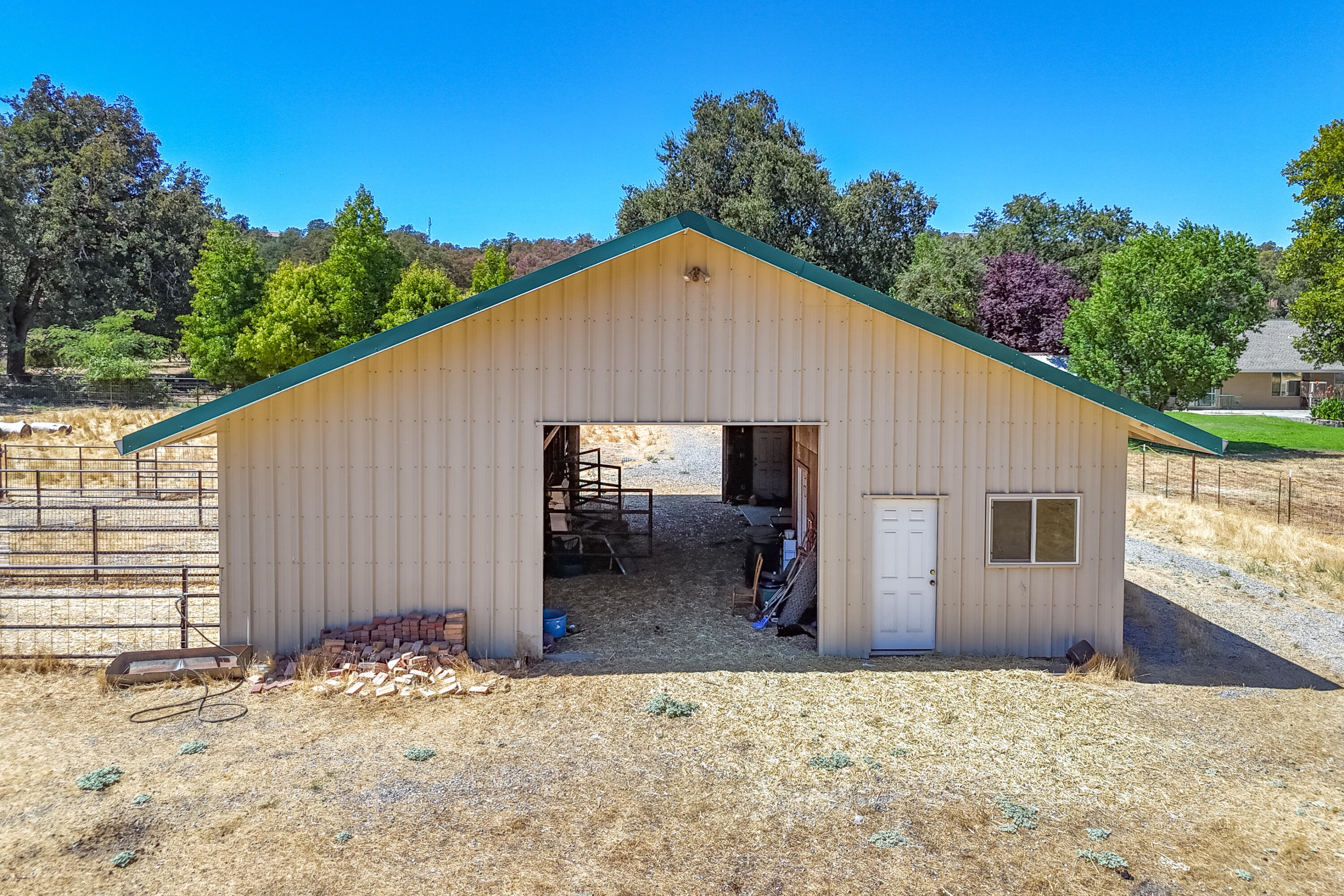 8533 Maynard Road Palo Cedro, CA 96073 - Photo 65 of 100 a backyard of a house