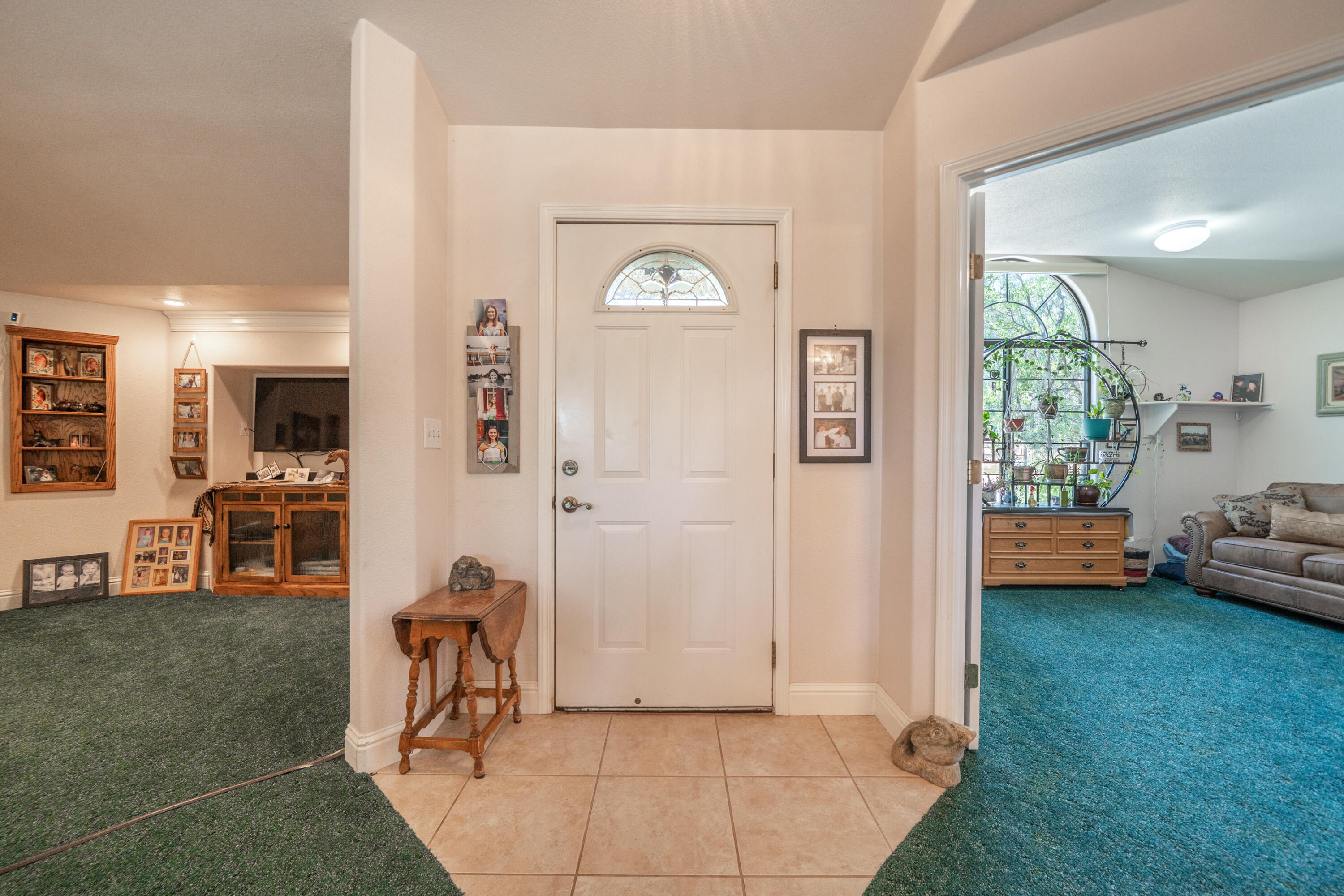 8533 Maynard Road Palo Cedro, CA 96073 - Photo 9 of 100 a living room with furniture and a table