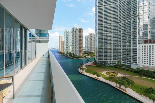 $7,298 | 200 Biscayne Blvd Way, Unit 1404, Miami, FL 33131