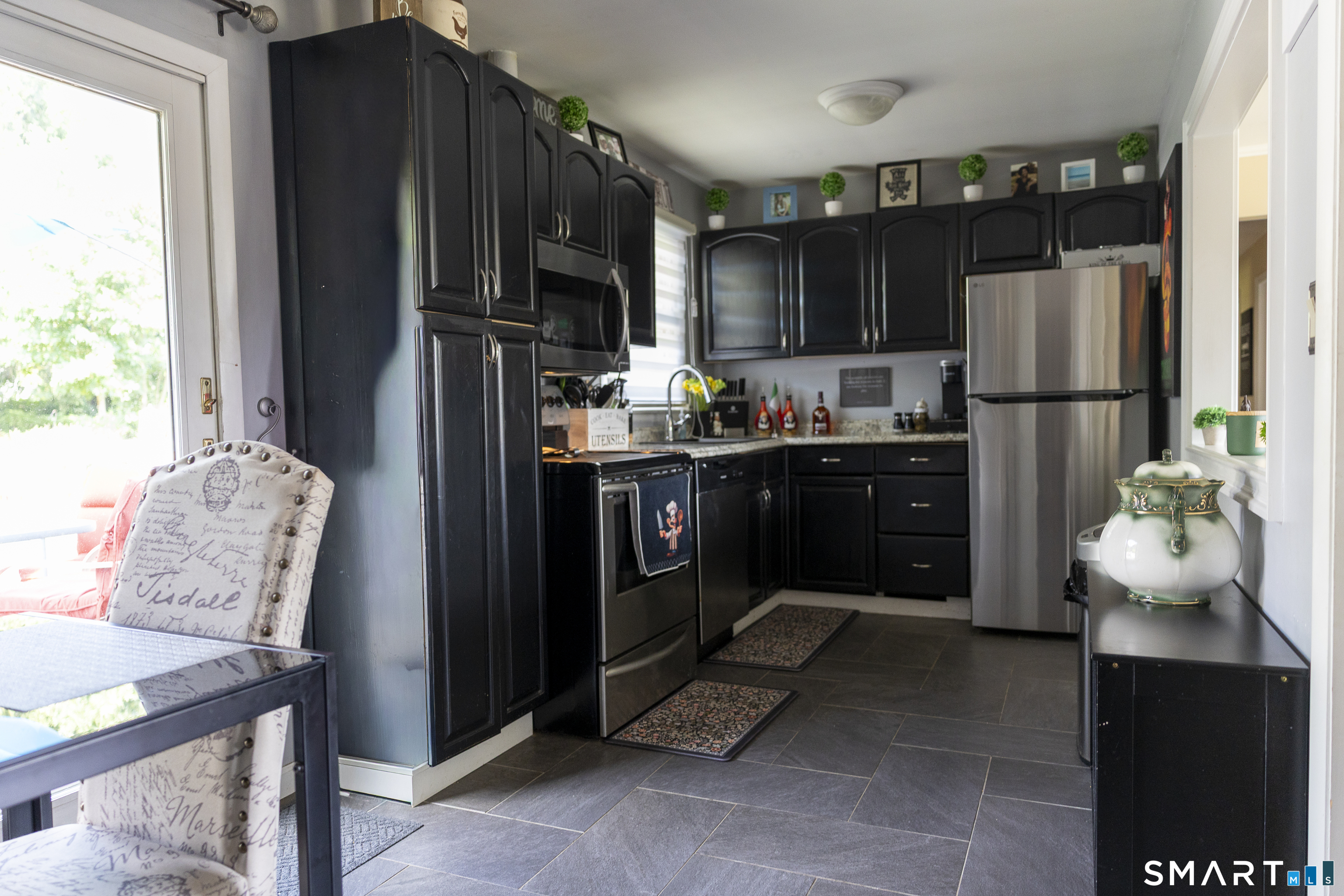 37 Johnson Road Wallingford, CT 06492 - Photo 14 of 40 Gallery Image 14