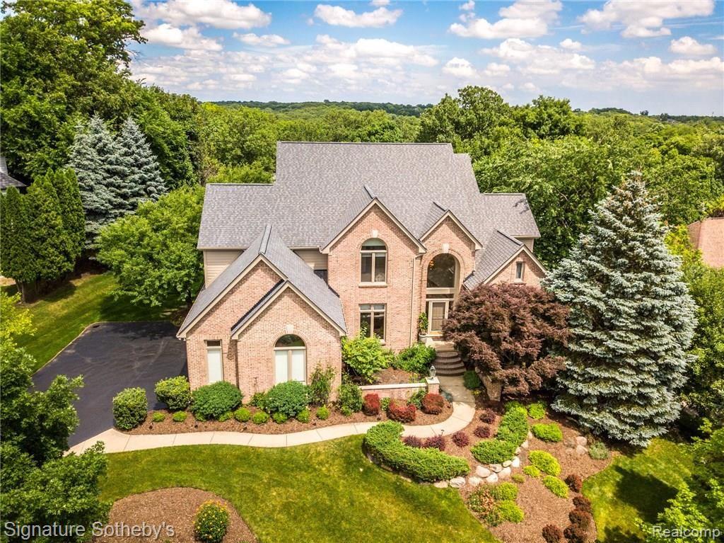 1650 Scenic Hollow Rochester Hills, MI 48306 - Photo 1 of 60
