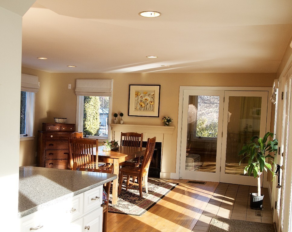 591 Bay Road Amherst, MA 01002 - Photo 4 of 22