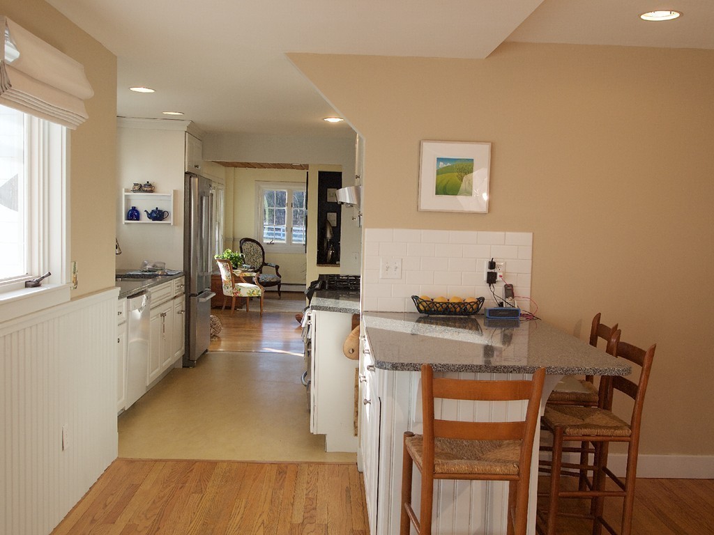 591 Bay Road Amherst, MA 01002 - Photo 5 of 22