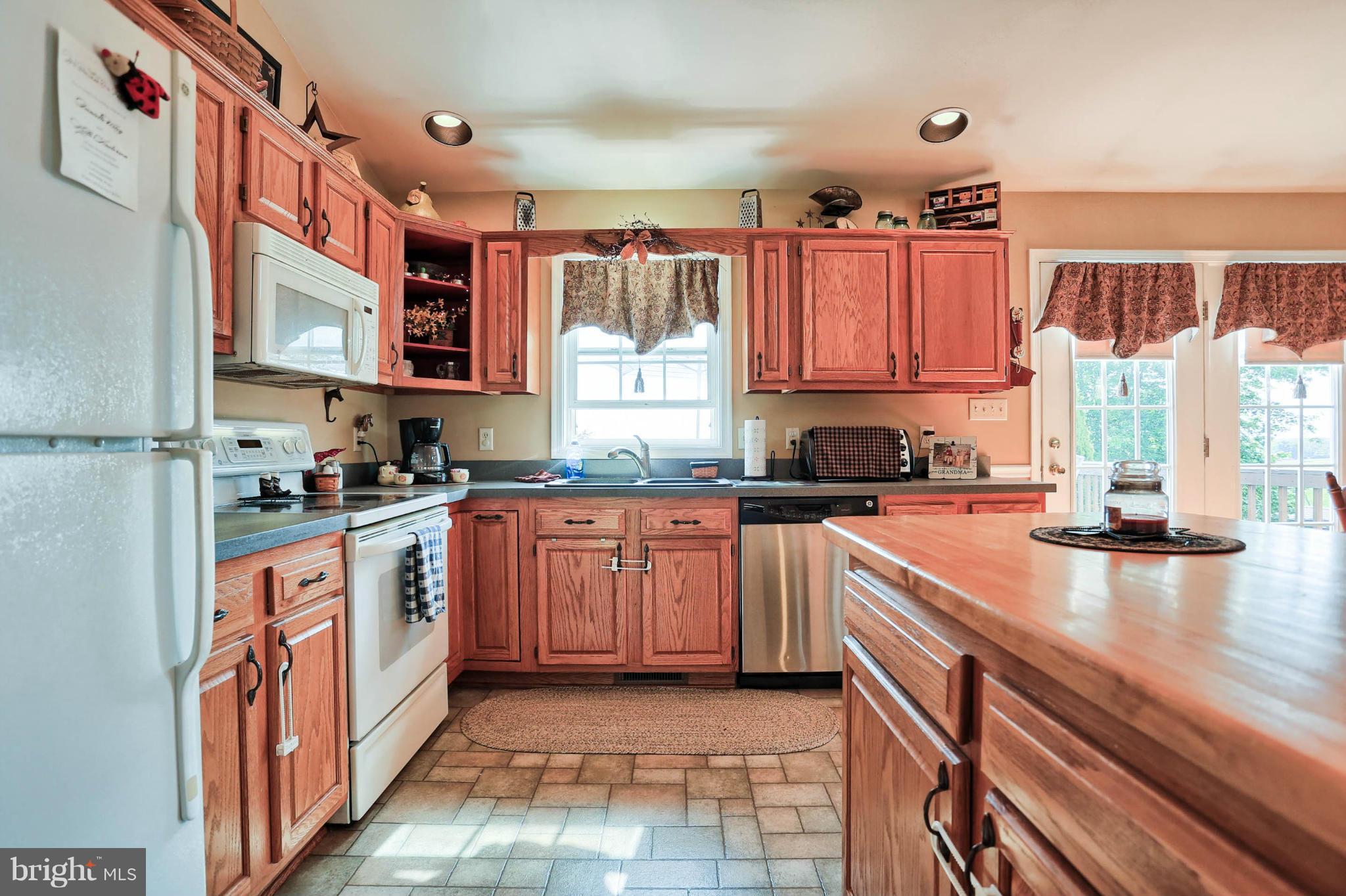 11821 Ashton Road Clear Spring, MD 21722 - Photo 7 of 30 Kitchen