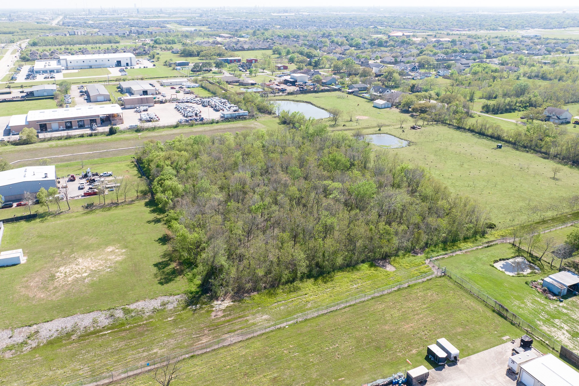 0 East H Street La Porte, TX 77571 - Photo 4 of 21 a view of a city