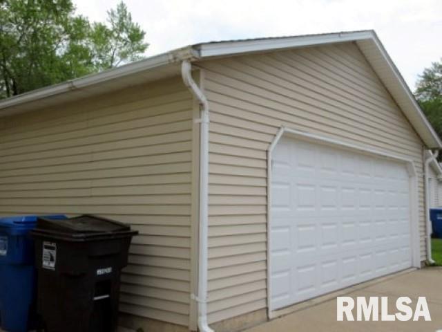 2013 4th Street Moline, IL 61265 - Photo 32 of 33 Gallery Image 32