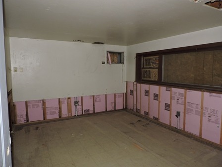 912 Madison Street Maywood, IL 60153 - Photo 3 of 23 a living room with furniture