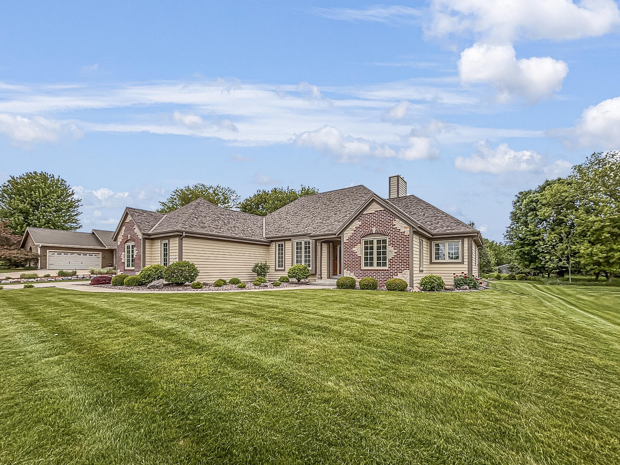N22W26746 Shooting Star Road Pewaukee, WI 53072 - Photo 2 of 38 Exterior