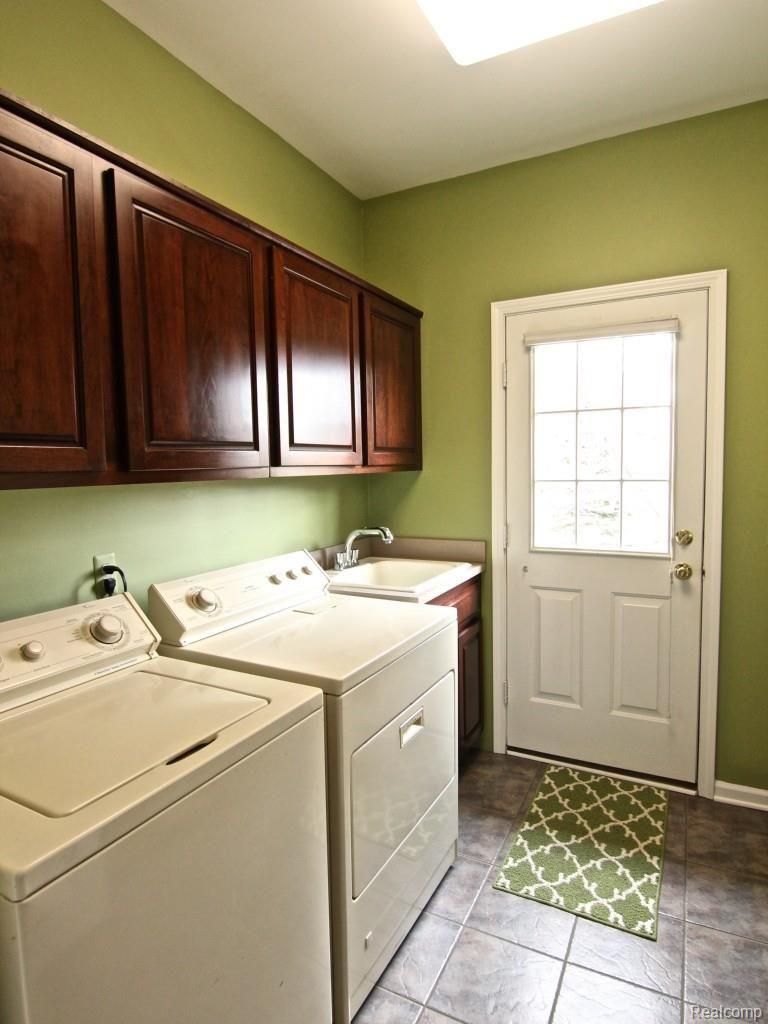 430 Wedington Court Rochester, MI 48307 - Photo 32 of 76 IMG_1125.jpg