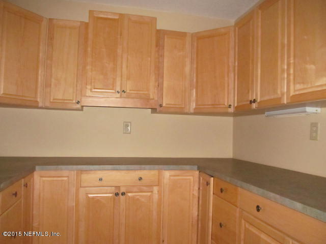 86385 Meadowfield Bluffs Road Yulee, FL 32097 - Photo 15 of 33 Butler's pantry