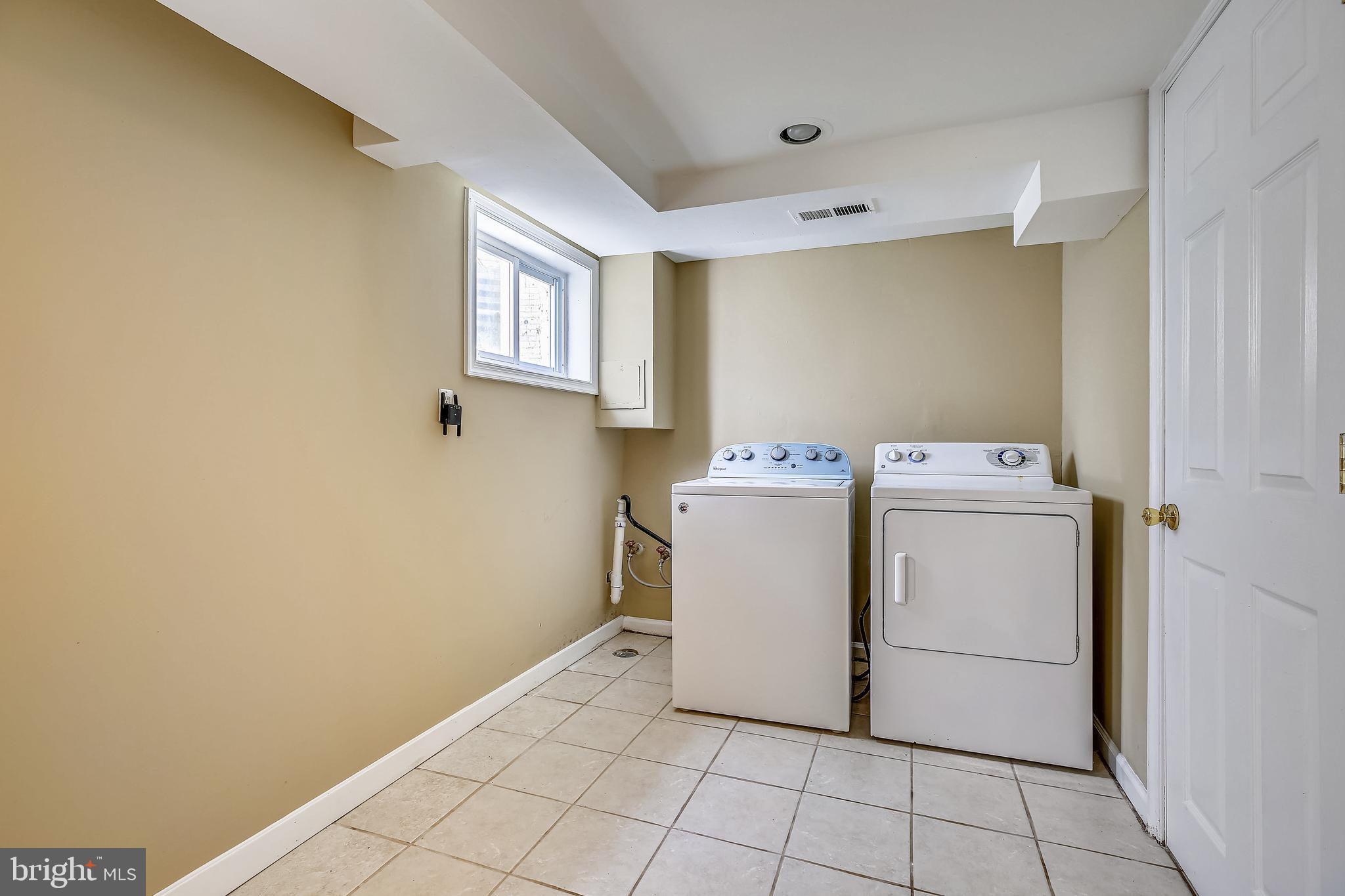 2011 Lansdowne Way Silver Spring, MD 20910 - Photo 41 of 50 Laundry area