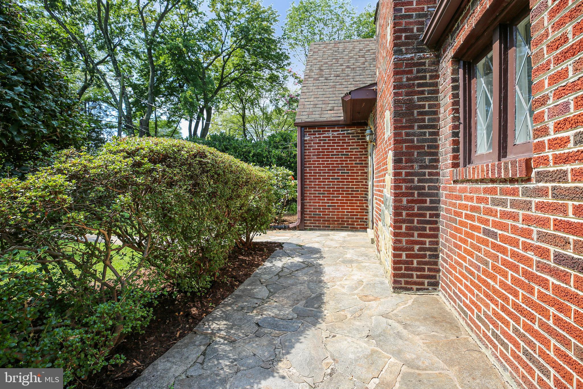 2011 Lansdowne Way Silver Spring, MD 20910 - Photo 7 of 50 Front porch