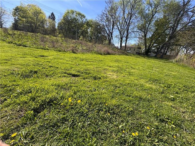 $10,500 | 97 South Four Mile Run Road, Youngstown, OH 44515