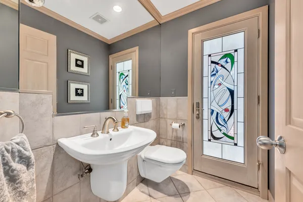 $650,000 | 1378 Colonial Square, Wheaton, IL 60189