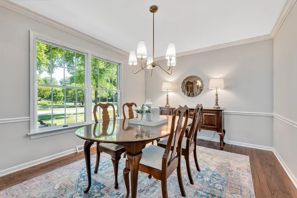 $650,000 | 1378 Colonial Square, Wheaton, IL 60189