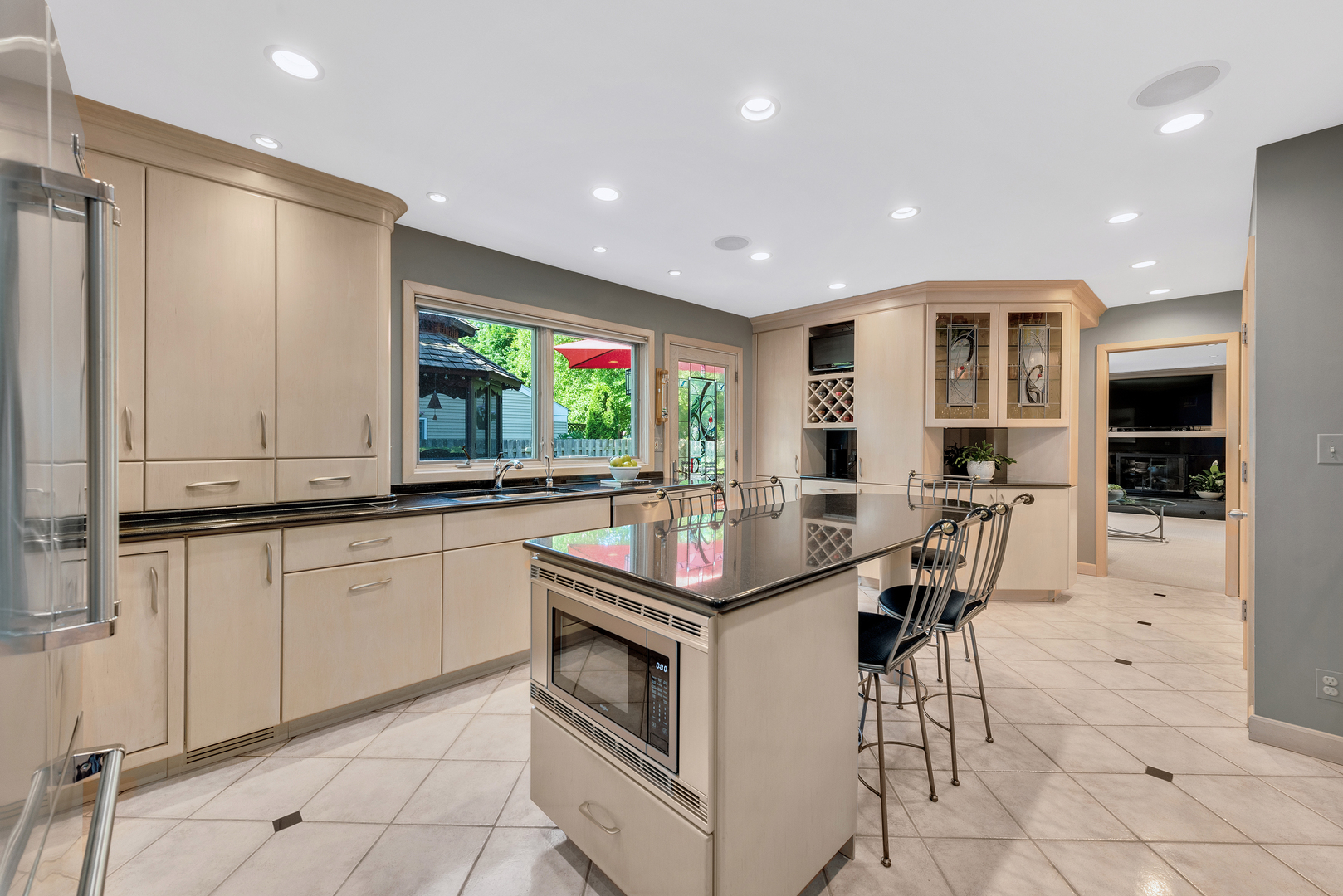 1378 Colonial Square Wheaton, IL 60189 - Photo 9 of 29