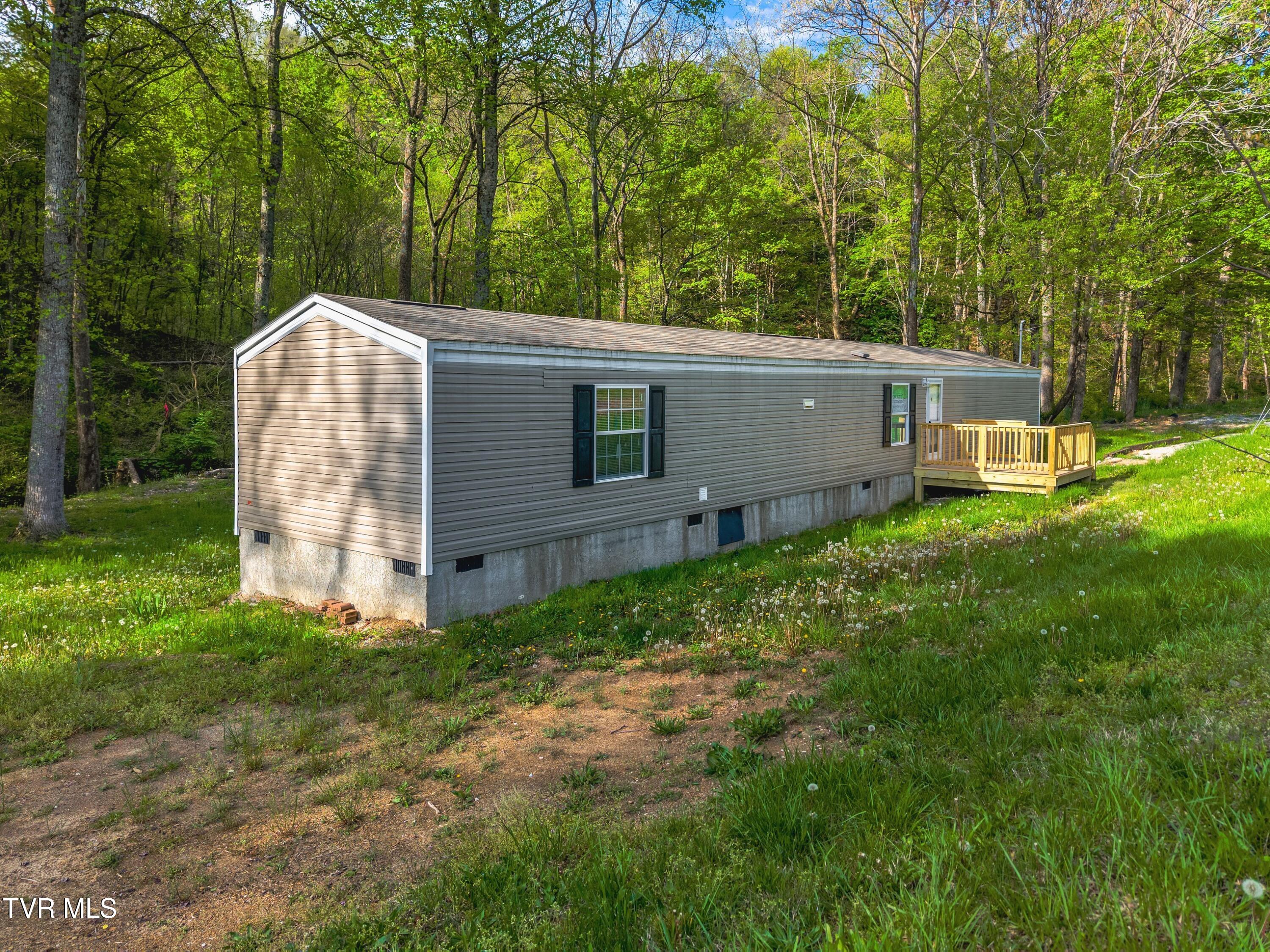 2805 Coffey Road Morristown, TN 37813 - Photo 2 of 27 002-2805CoffeyRoad-Morristown-TN-37813-S