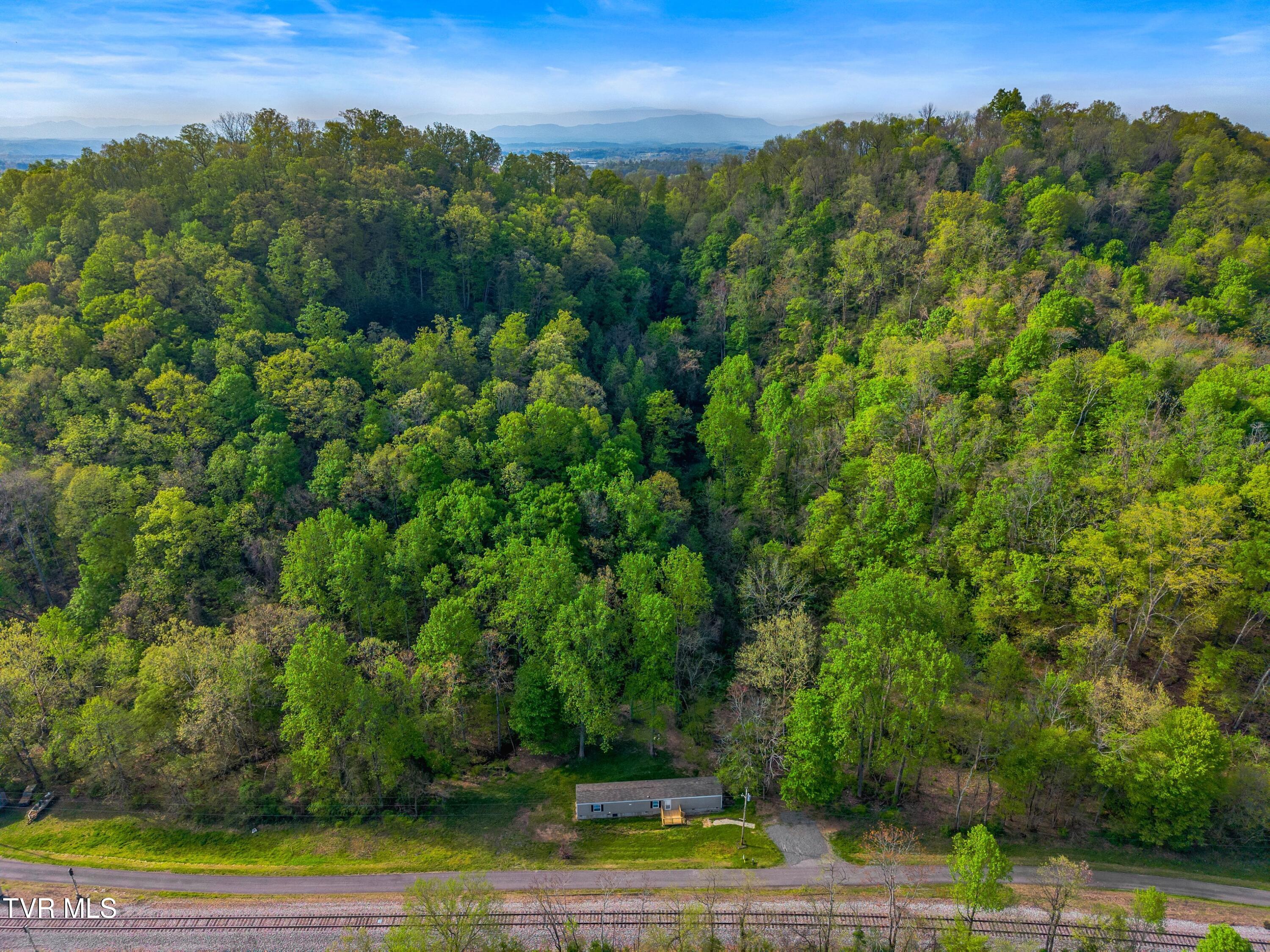 2805 Coffey Road Morristown, TN 37813 - Photo 22 of 27 022-2805CoffeyRoad-Morristown-TN-37813-S