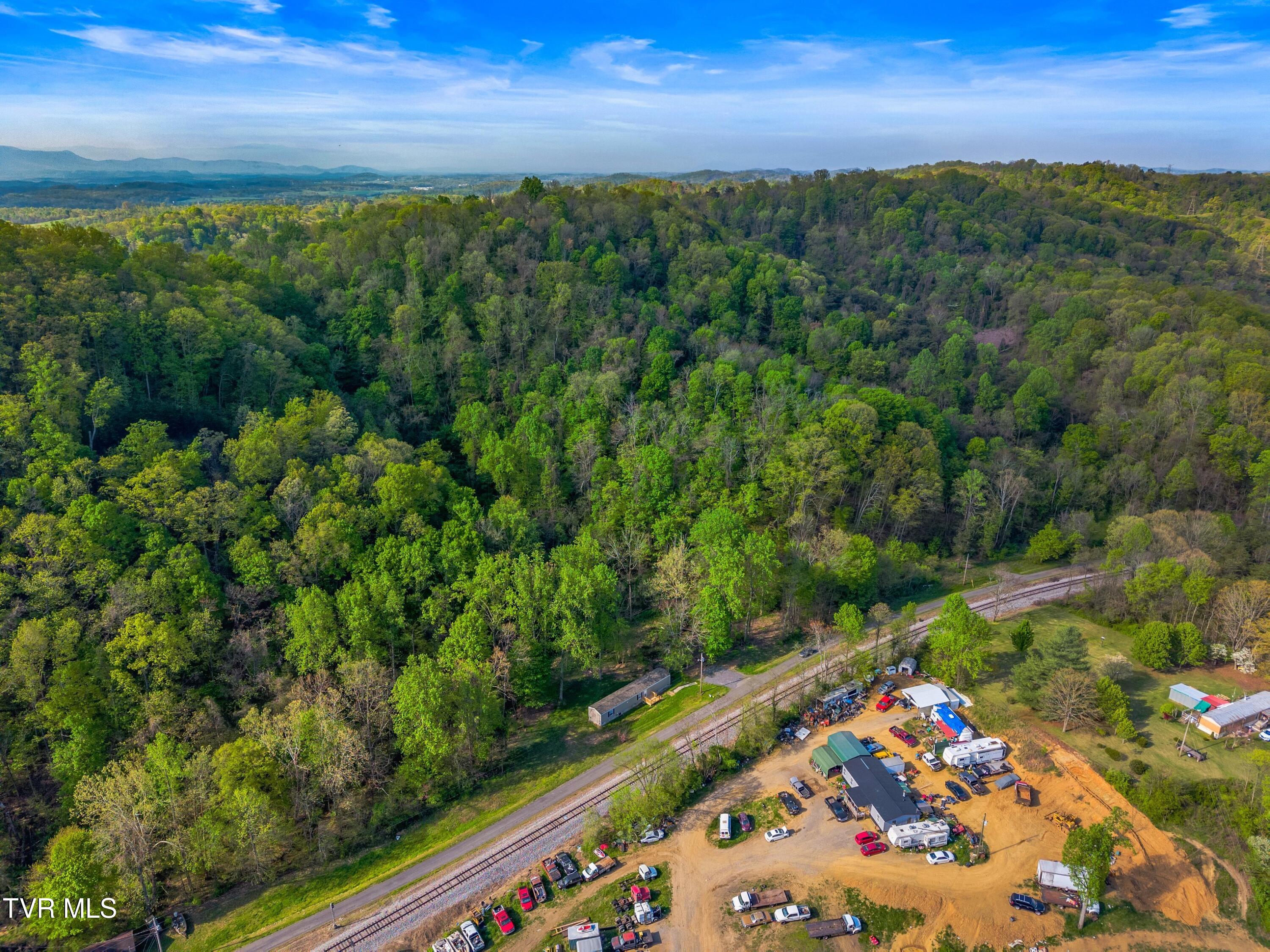 2805 Coffey Road Morristown, TN 37813 - Photo 23 of 27 023-2805CoffeyRoad-Morristown-TN-37813-S