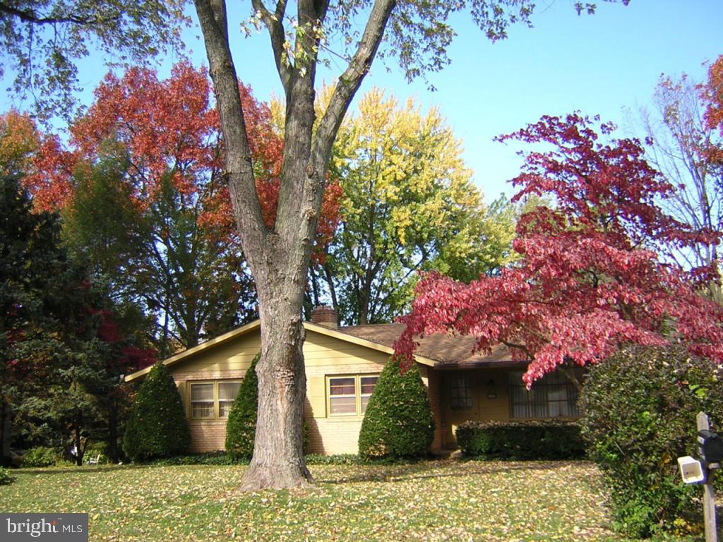 1525 Vista Road Lancaster, PA 17601 - Photo 2 of 21
