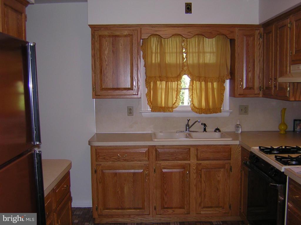 1525 Vista Road Lancaster, PA 17601 - Photo 4 of 21