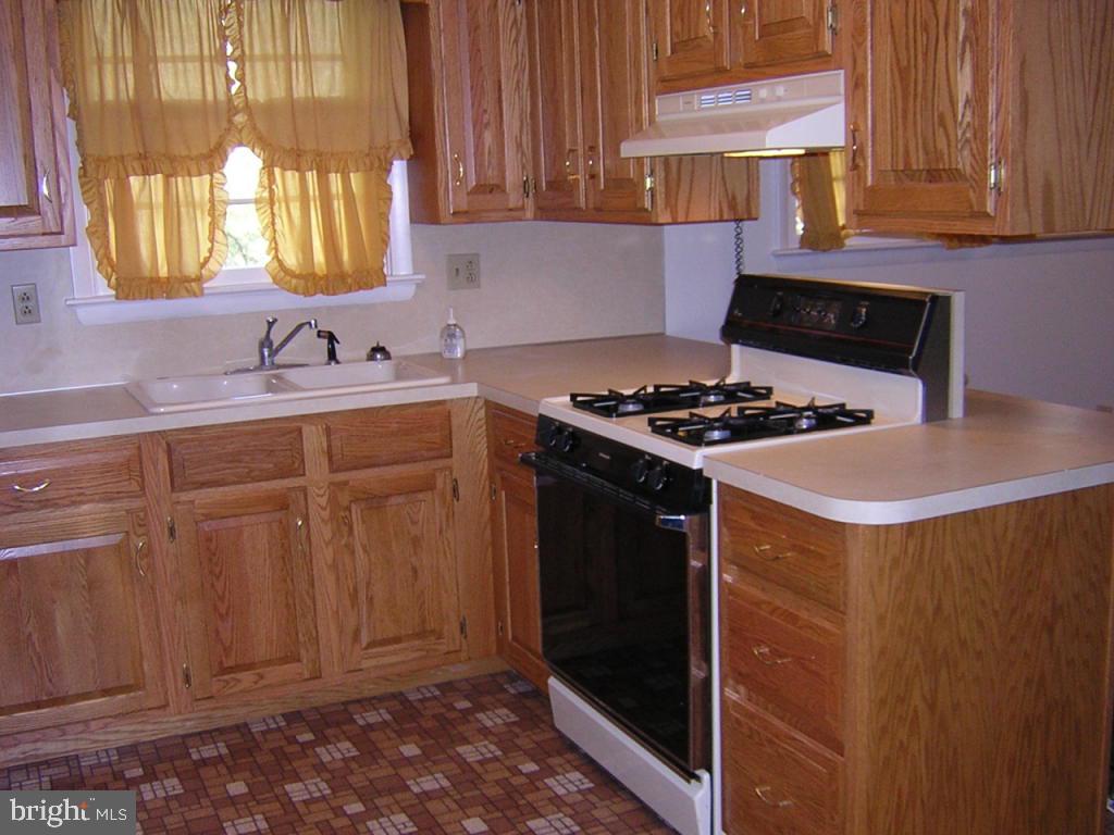 1525 Vista Road Lancaster, PA 17601 - Photo 5 of 21