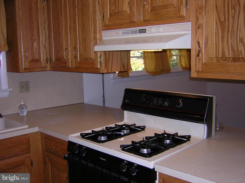 1525 Vista Road Lancaster, PA 17601 - Photo 7 of 21