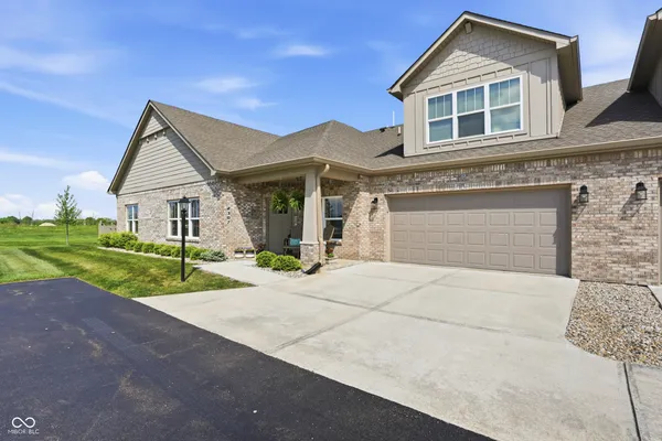 $389,900 | 2307 Saddle Drive, Shelbyville, IN 46176