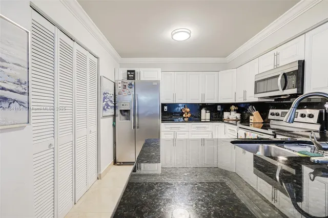 $385,000 | 8450 Southwest 154th Cir Court, Unit 207, Miami, FL 33193