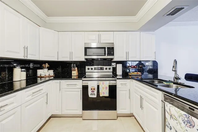 $385,000 | 8450 Southwest 154th Cir Court, Unit 207, Miami, FL 33193